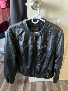Harley-Davidson Black Leather Biker Vest with Embossed Logo